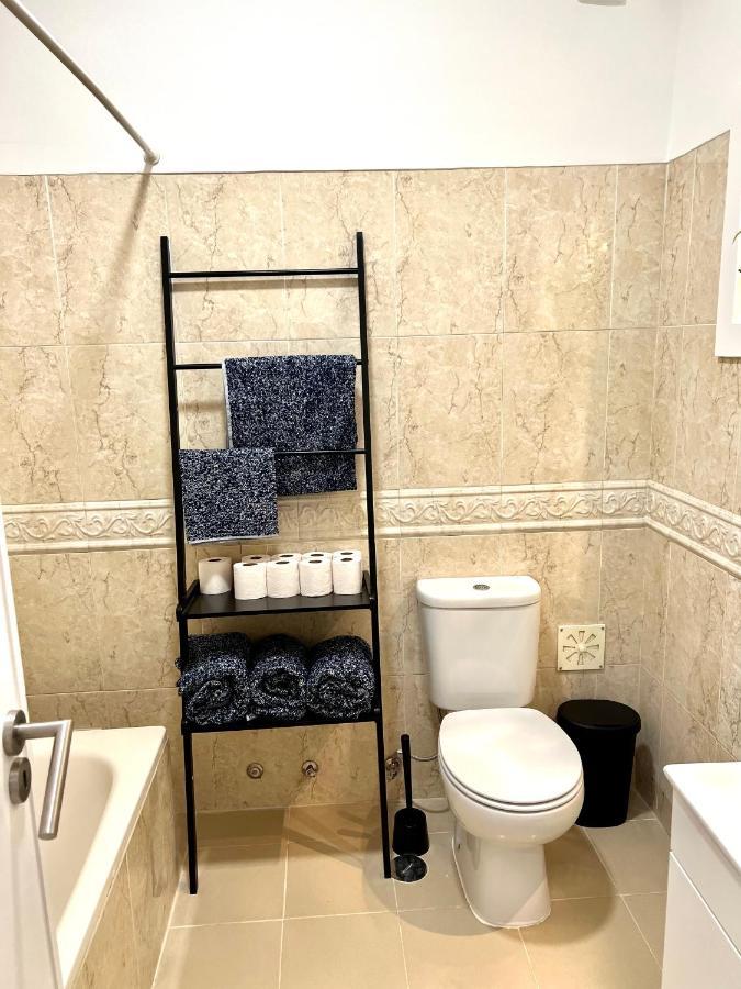 Almada Big Flat Next To Lisbon And Caparica Beach מראה חיצוני תמונה