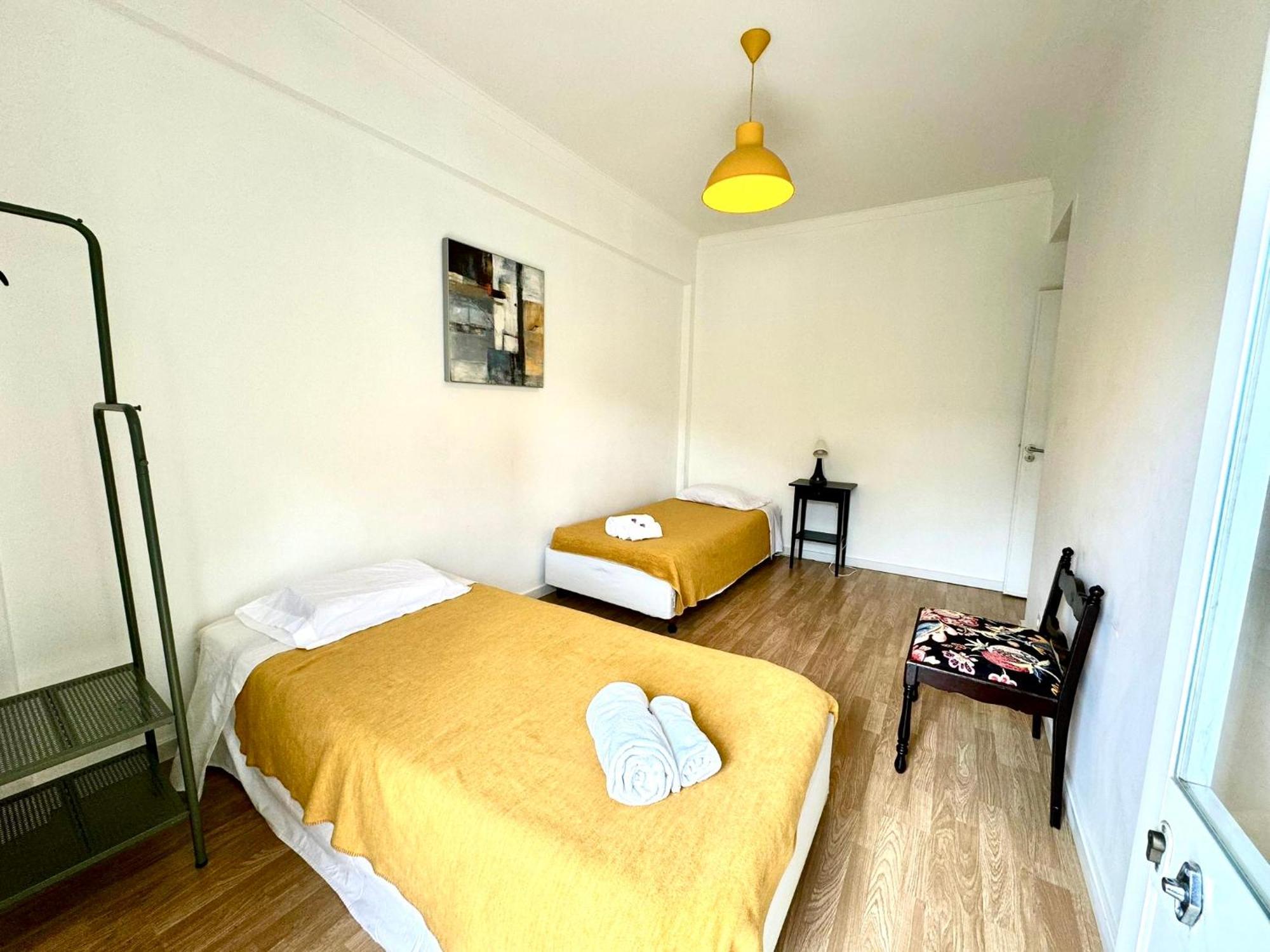 Almada Big Flat Next To Lisbon And Caparica Beach מראה חיצוני תמונה
