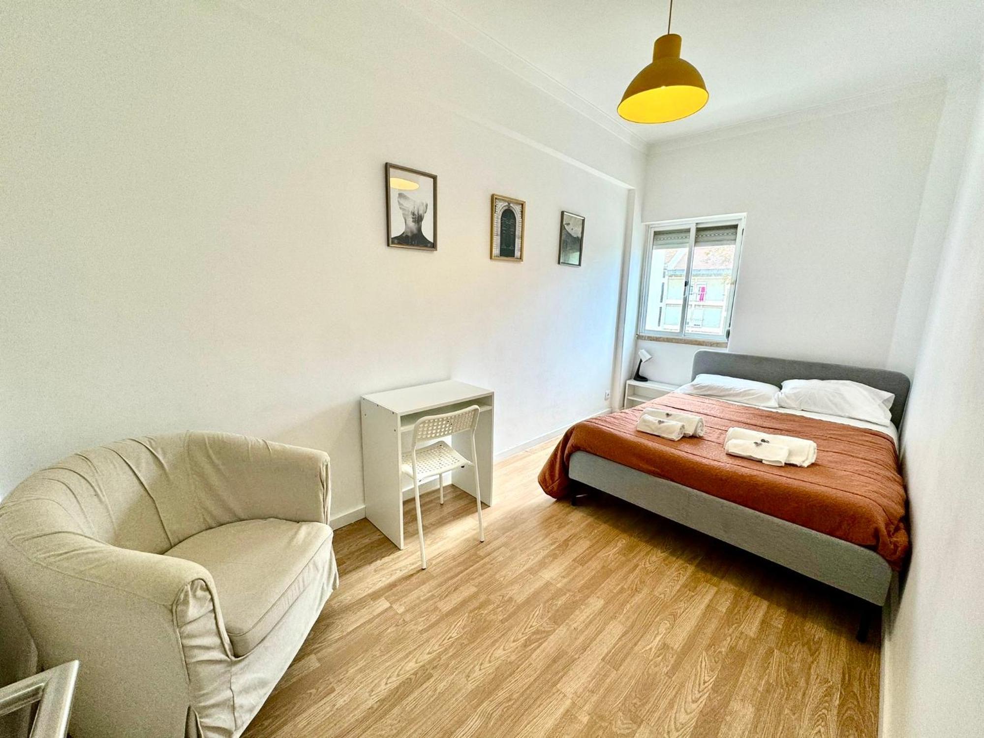 Almada Big Flat Next To Lisbon And Caparica Beach מראה חיצוני תמונה