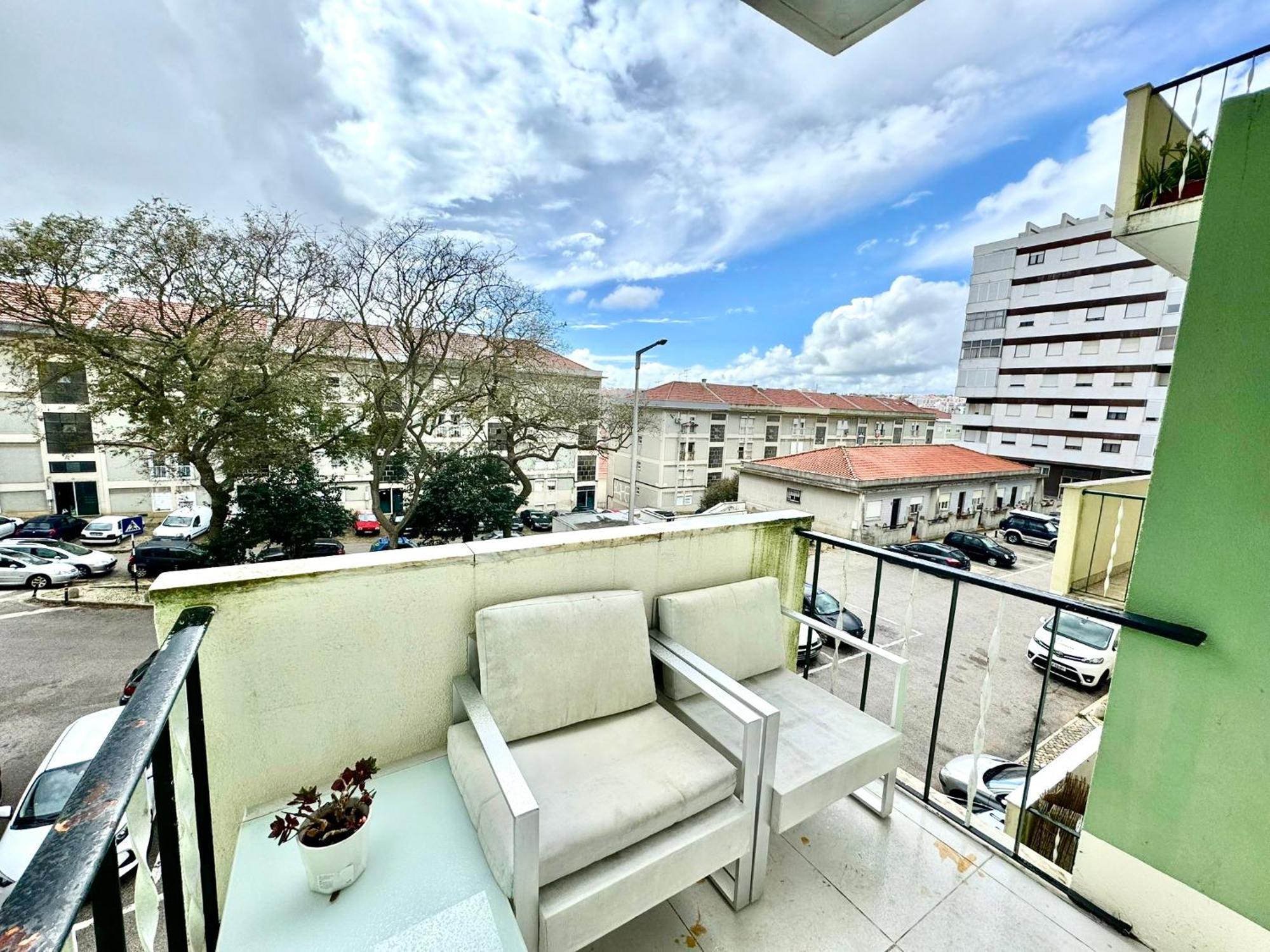 Almada Big Flat Next To Lisbon And Caparica Beach מראה חיצוני תמונה